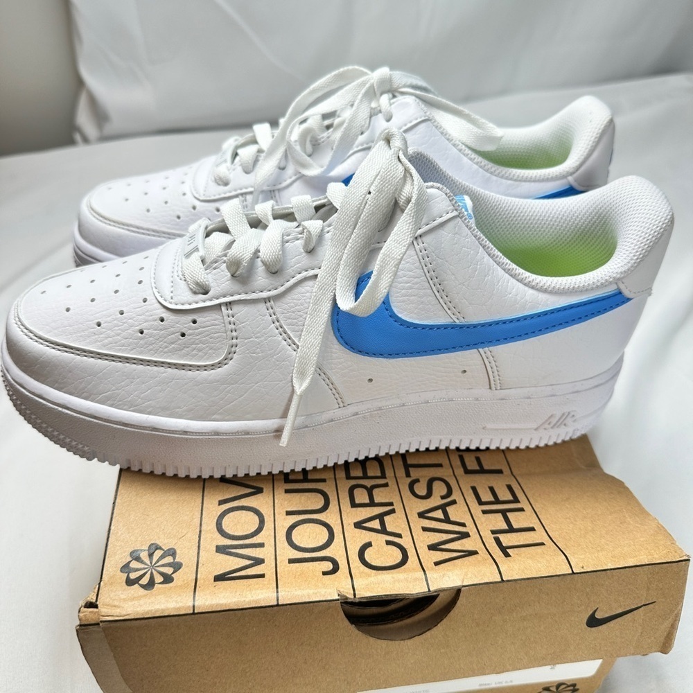 Nike Women's Air Force 1 '07 Shoe Size 8 w/Blue Swish - NEW